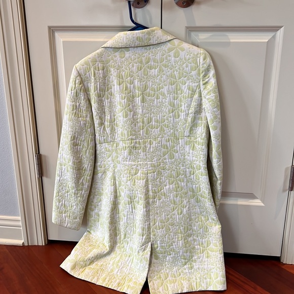 Adorable vintage style lightweight spring jacket. So so cute! - Picture 3 of 4